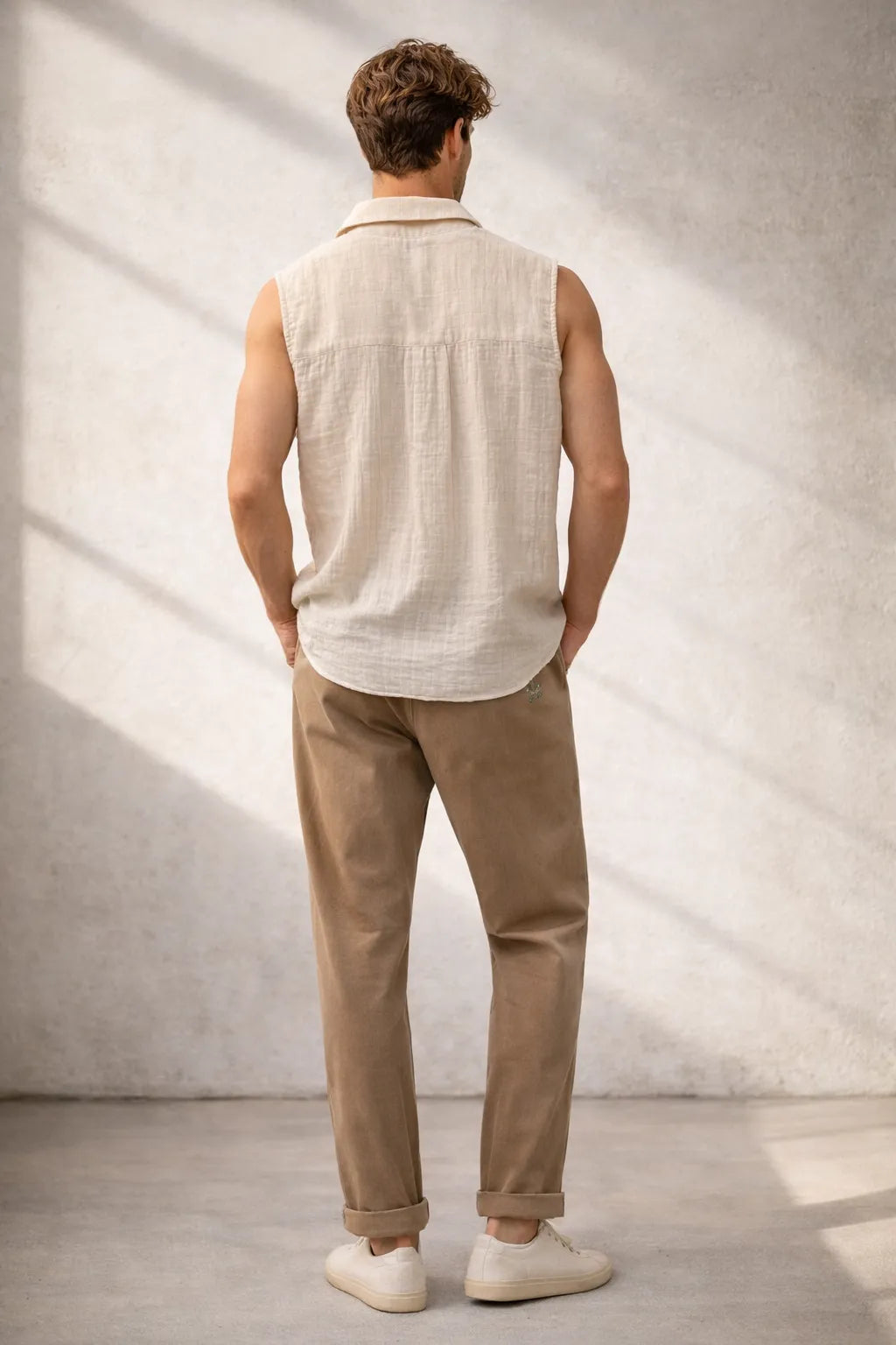 Model wearing Atlas Tumulto