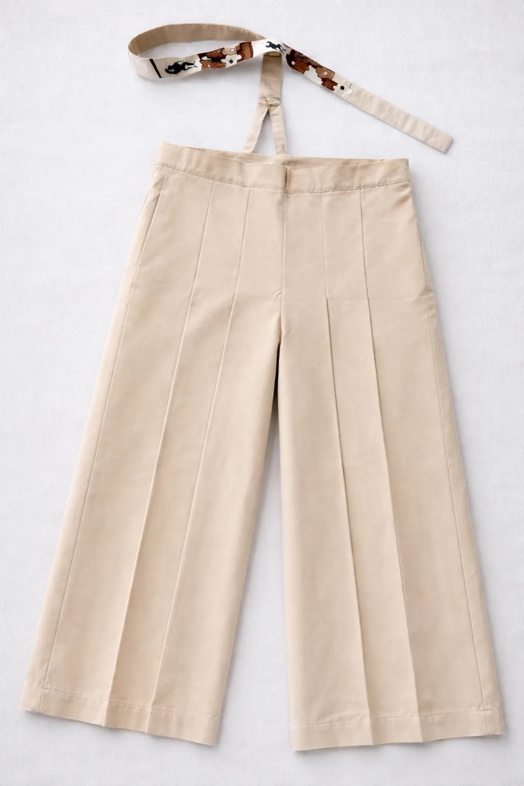 Model wearing Puzzle Plissé Trousers